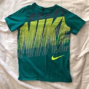 Green Nike Tee (ATHLETIC CUT)